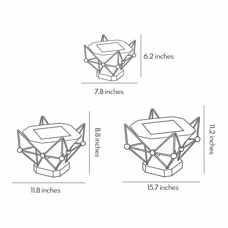 Product size chart for three different sizes of pillar lights for gardens.